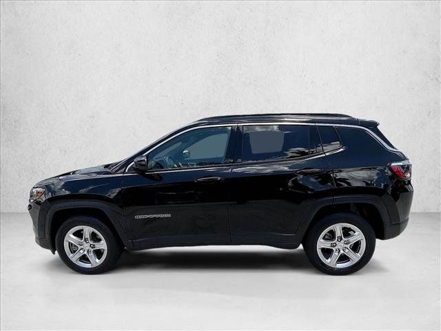 Used 2023 Jeep Compass Latitude AWD/4WD image 6