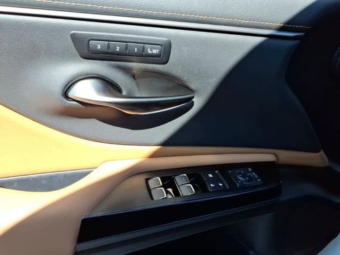 Used 2023 Lexus ES 350 w/ Premium Package image 15