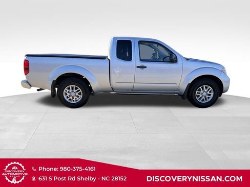 Certified 2017 Nissan Frontier SV image 6