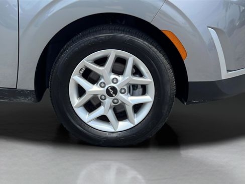 Certified 2025 Kia Soul LX w/ LX Technology Package FWD image 10