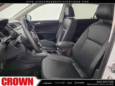 Used 2020 Volkswagen Tiguan SE FWD image 24