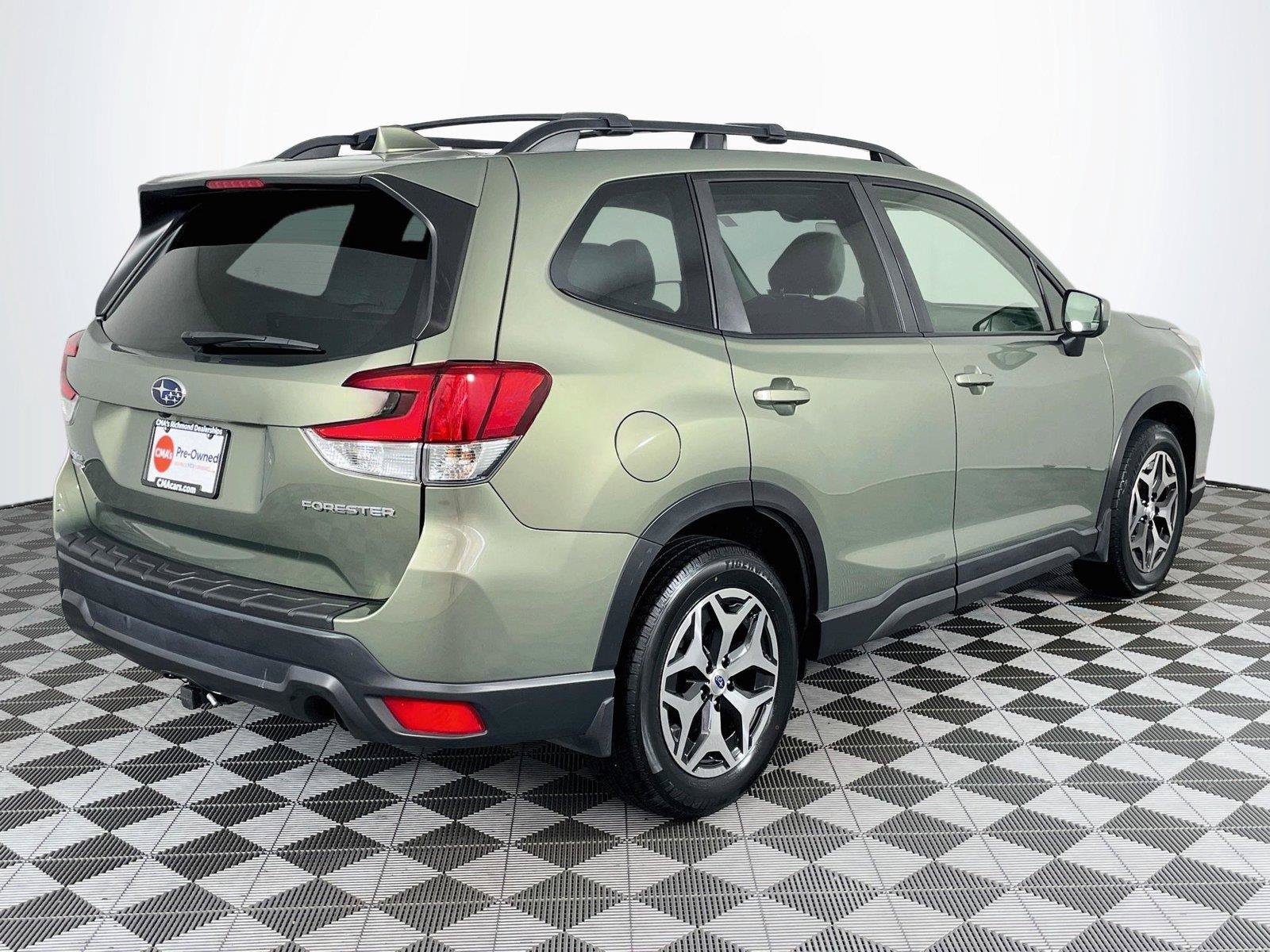 Used 2021 Subaru Forester Premium AWD/4WD image 9