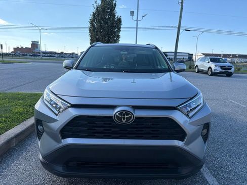 Used 2021 Toyota RAV4 XLE Premium AWD/4WD image 3