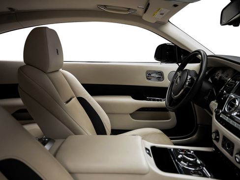 Used 2018 Rolls-Royce Wraith RWD image 57