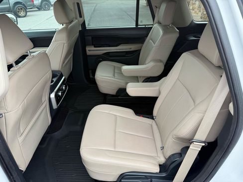 Used 2023 Ford Expedition XLT AWD/4WD image 14