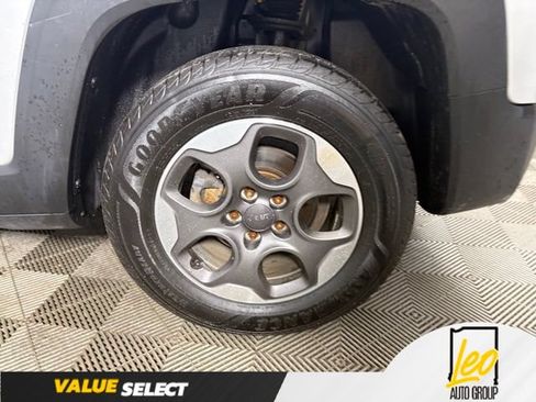 Used 2015 Jeep Renegade Sport w/ Power & Air Group FWD image 46