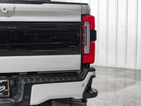 Used 2024 Ford F350 Platinum w/ FX4 Off-Road Package image 52