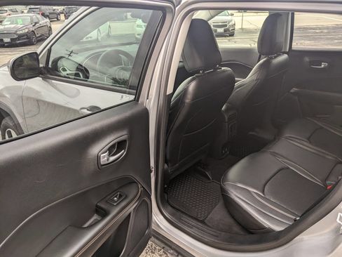 Used 2017 Jeep Compass Latitude w/ Popular Equipment Group AWD/4WD image 11