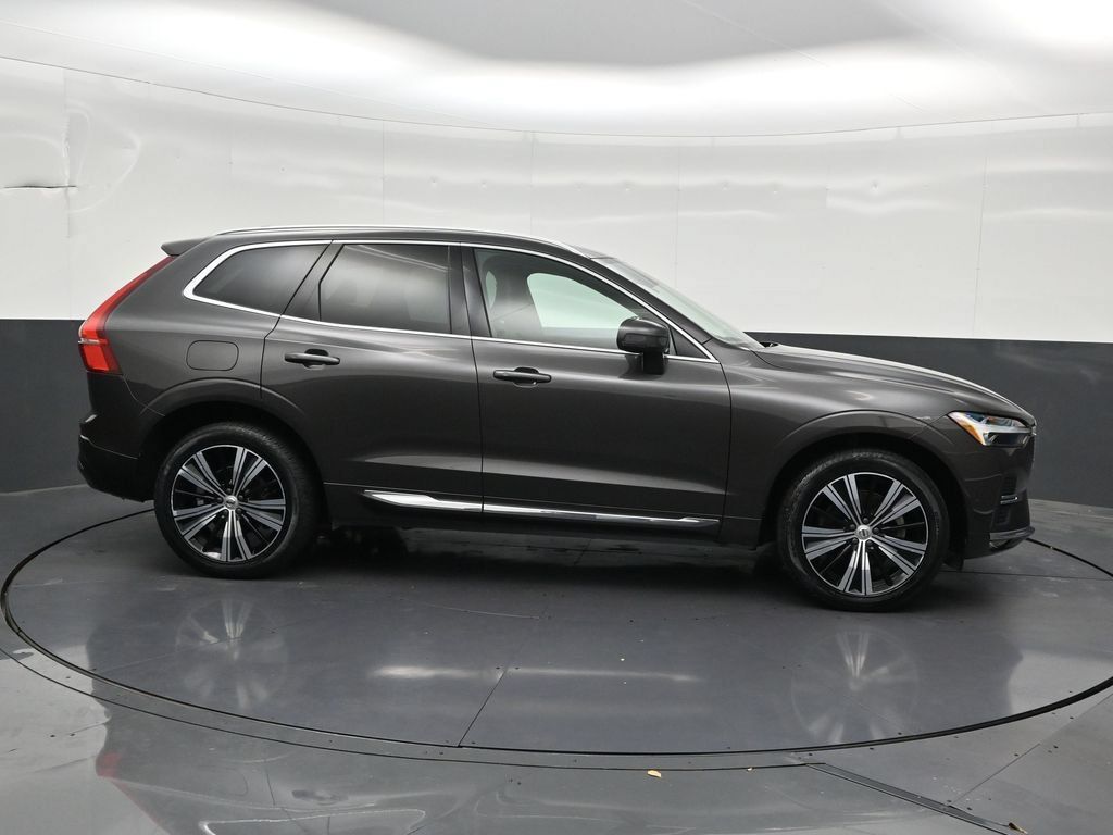 Certified 2023 Volvo XC60 B5 Plus AWD/4WD image 7