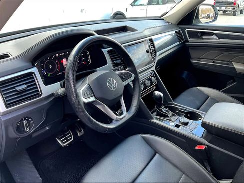 Used 2023 Volkswagen Atlas SEL R-Line image 8