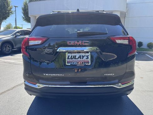 Used 2022 GMC Terrain SLT w/ Infotainment Package II AWD/4WD image 4