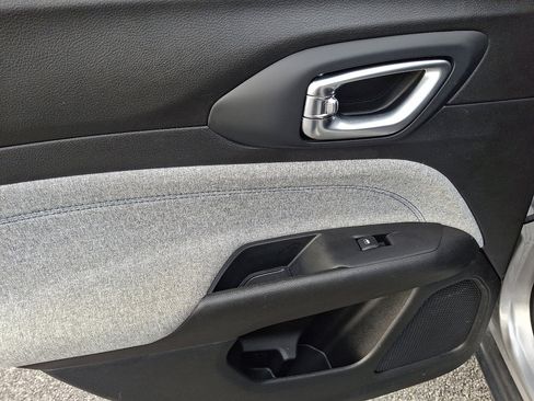 Certified 2022 Jeep Compass Latitude image 18