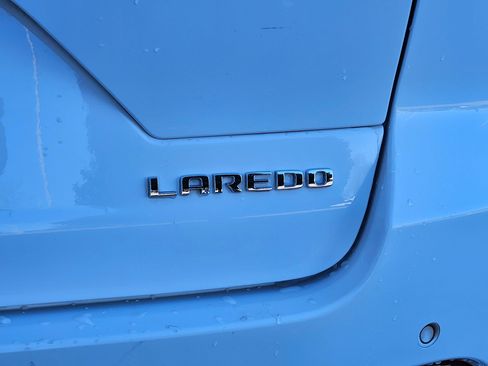 Used 2024 Jeep Grand Cherokee Laredo image 31