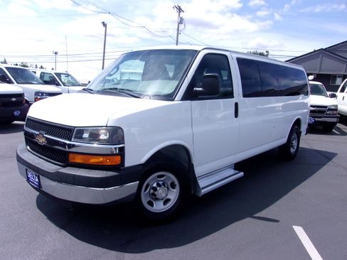 Used 2016 Chevrolet Express 3500 LT w/ LT Preferred Equipment Group image 9