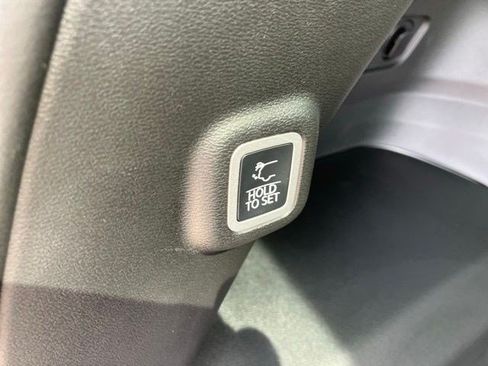 New 2026 Jeep Cherokee Overland w/ Advanced Pro Tech Group AWD/4WD image 28