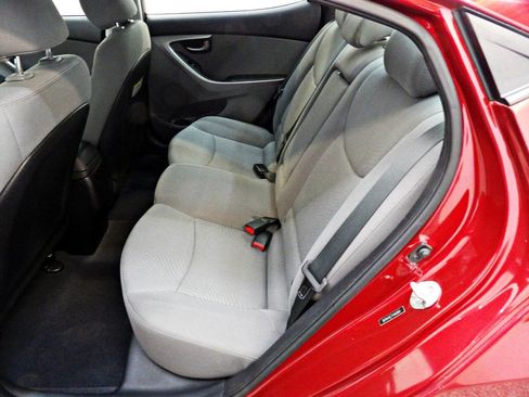 Used 2015 Hyundai Elantra SE w/ Option Group 02 image 10