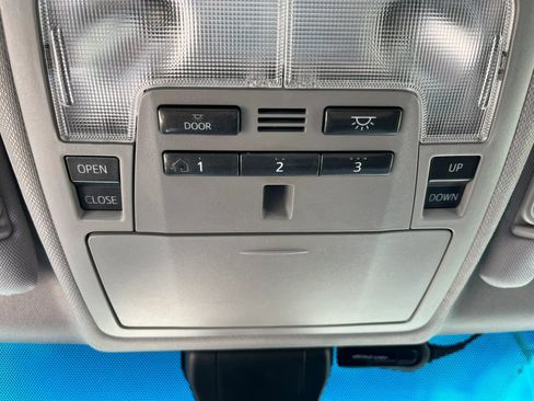 Used 2015 Toyota Camry XSE w/ Moonroof Package FWD image 25