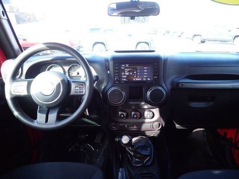 Used 2018 Jeep Wrangler Unlimited Sport image 19