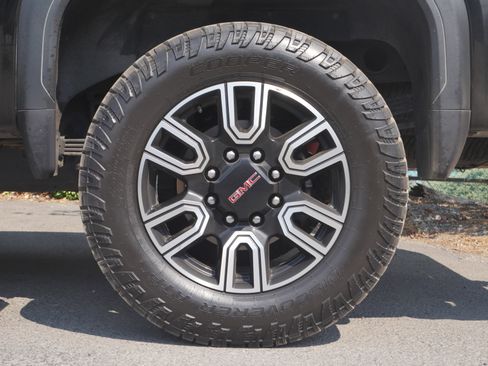 Used 2022 GMC Sierra 2500 AT4 AWD/4WD image 15