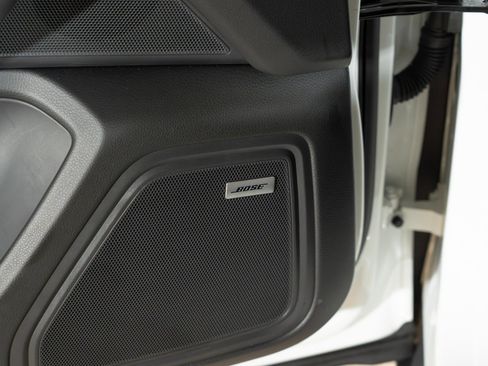 Certified 2026 Porsche Macan AWD/4WD image 19