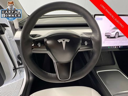 Used 2024 Tesla Model Y Long Range AWD/4WD image 11