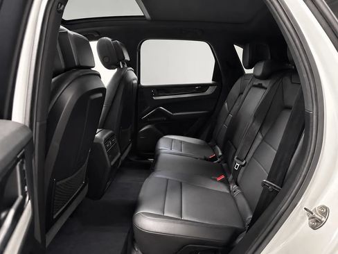 Used 2024 Porsche Cayenne S AWD/4WD image 15