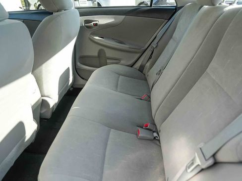 Used 2013 Toyota Corolla LE FWD image 18