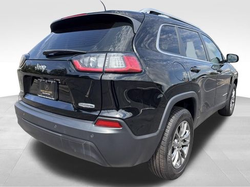 Used 2019 Jeep Cherokee Latitude Plus w/ Cold Weather Group AWD/4WD image 5