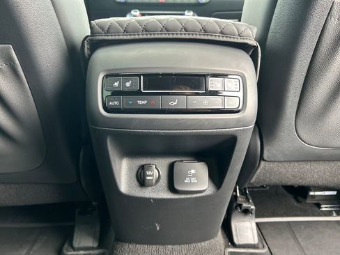 Used 2024 Hyundai Palisade Calligraphy image 21