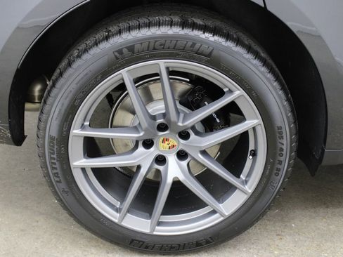 New 2026 Porsche Macan image 15