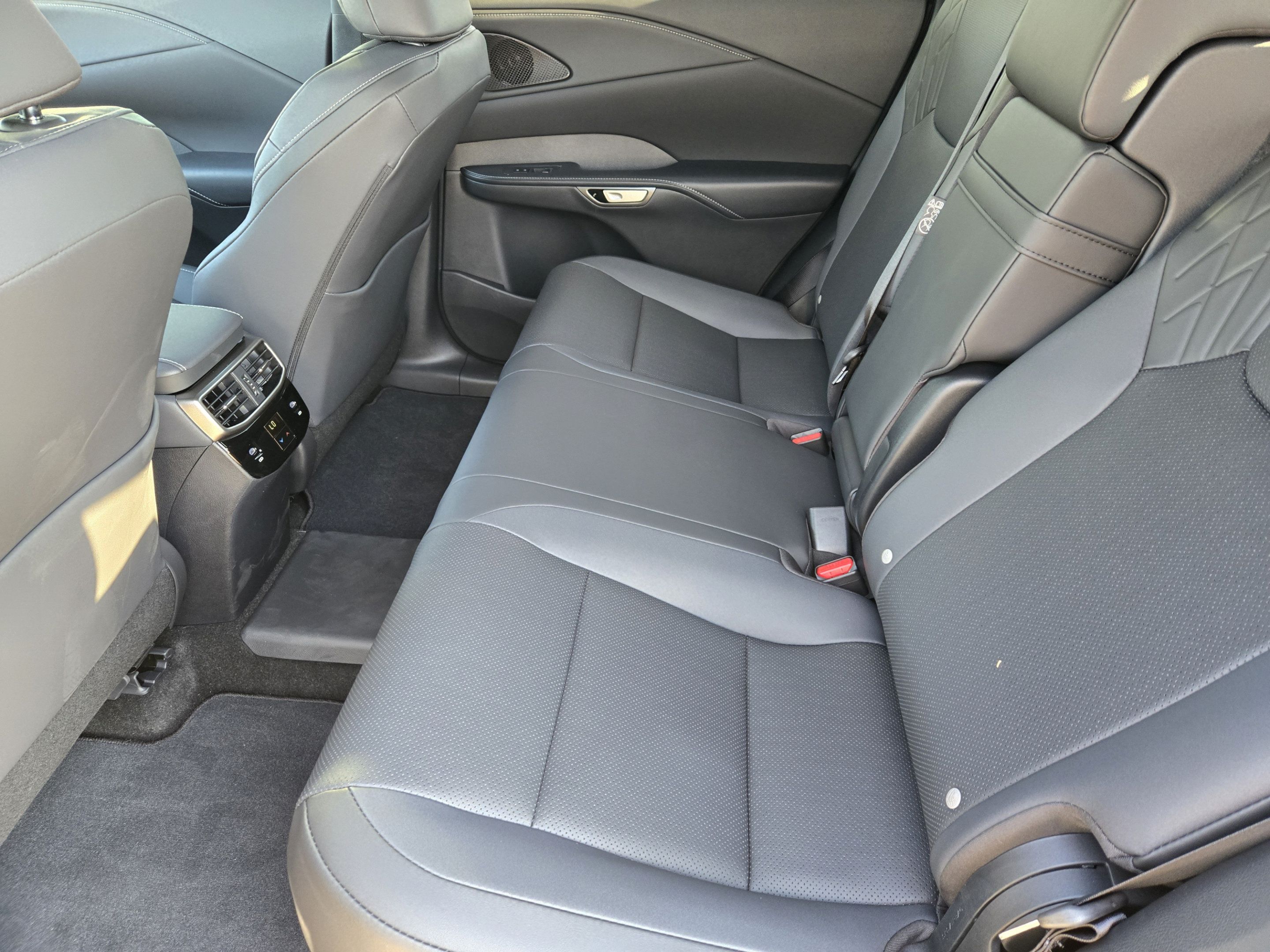 New 2026 Lexus RX 450h AWD w/ Convenience Package image 18