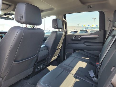Used 2024 GMC Sierra 1500 SLT AWD/4WD image 14