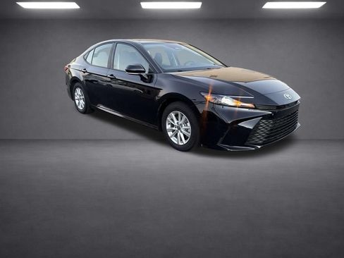 Used 2025 Toyota Camry LE FWD image 10