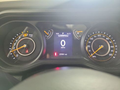 Used 2024 Jeep Wrangler Sport image 15