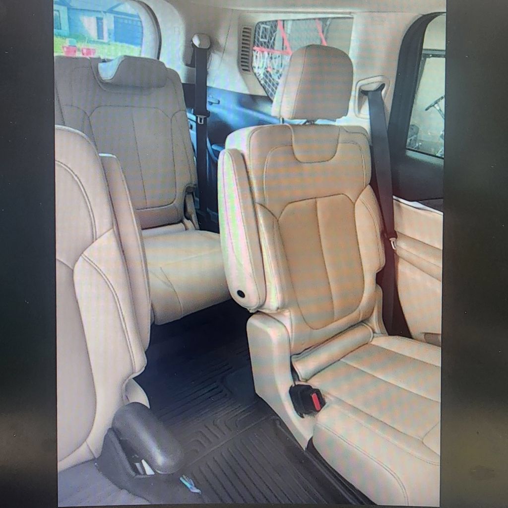 Used 2021 Jeep Grand Cherokee L Limited AWD/4WD image 3