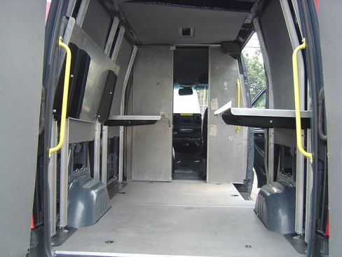 Used 2019 Mercedes-Benz Sprinter 144 image 11