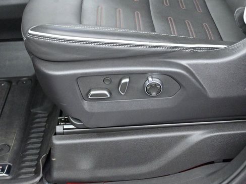 Used 2025 GMC Sierra 2500 AT4X image 14