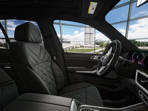 Used 2026 BMW X5 xDrive40i w/ M Sport Package image 38