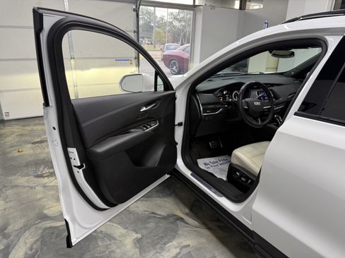 Used 2020 Cadillac XT4 Sport w/ Sun And Sound Package AWD/4WD image 7