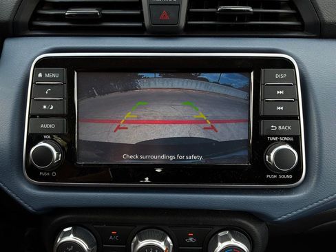 Used 2025 Nissan Versa SV FWD image 27