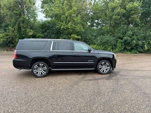 Used 2018 GMC Yukon XL Denali w/ Open Road Package AWD/4WD image 18