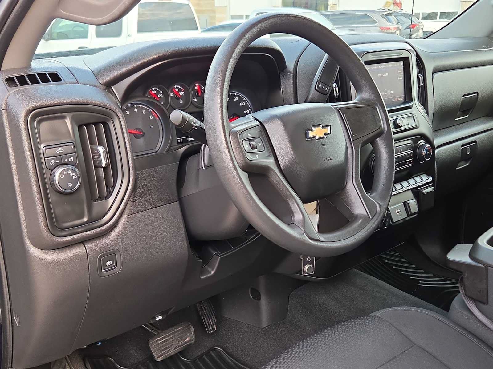 Used 2020 Chevrolet Silverado 1500 Custom w/ Custom Value Package RWD image 10