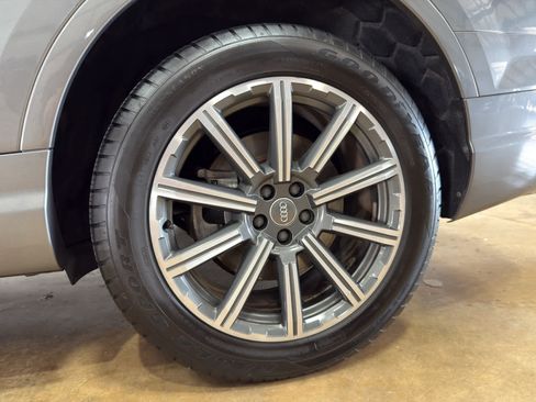 Used 2017 Audi Q7 3.0T Premium Plus image 10