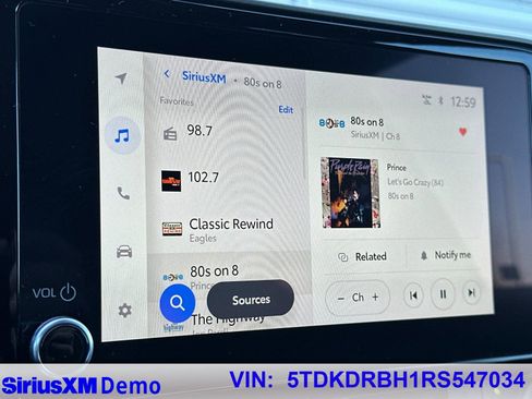 Used 2024 Toyota Highlander LE image 34