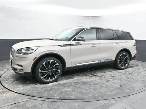Used 2024 Lincoln Aviator Reserve w/ Equipment Group 201A AWD/4WD image 10