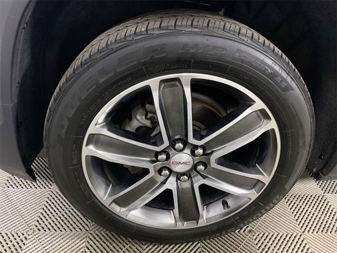 Certified 2023 GMC Acadia SLE w/ Driver Convenience Package image 10