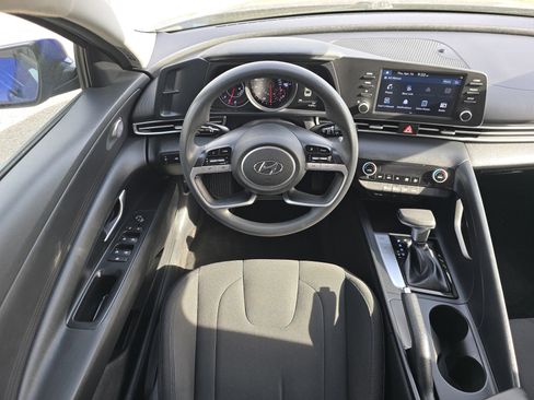 Used 2021 Hyundai Elantra SEL FWD image 19
