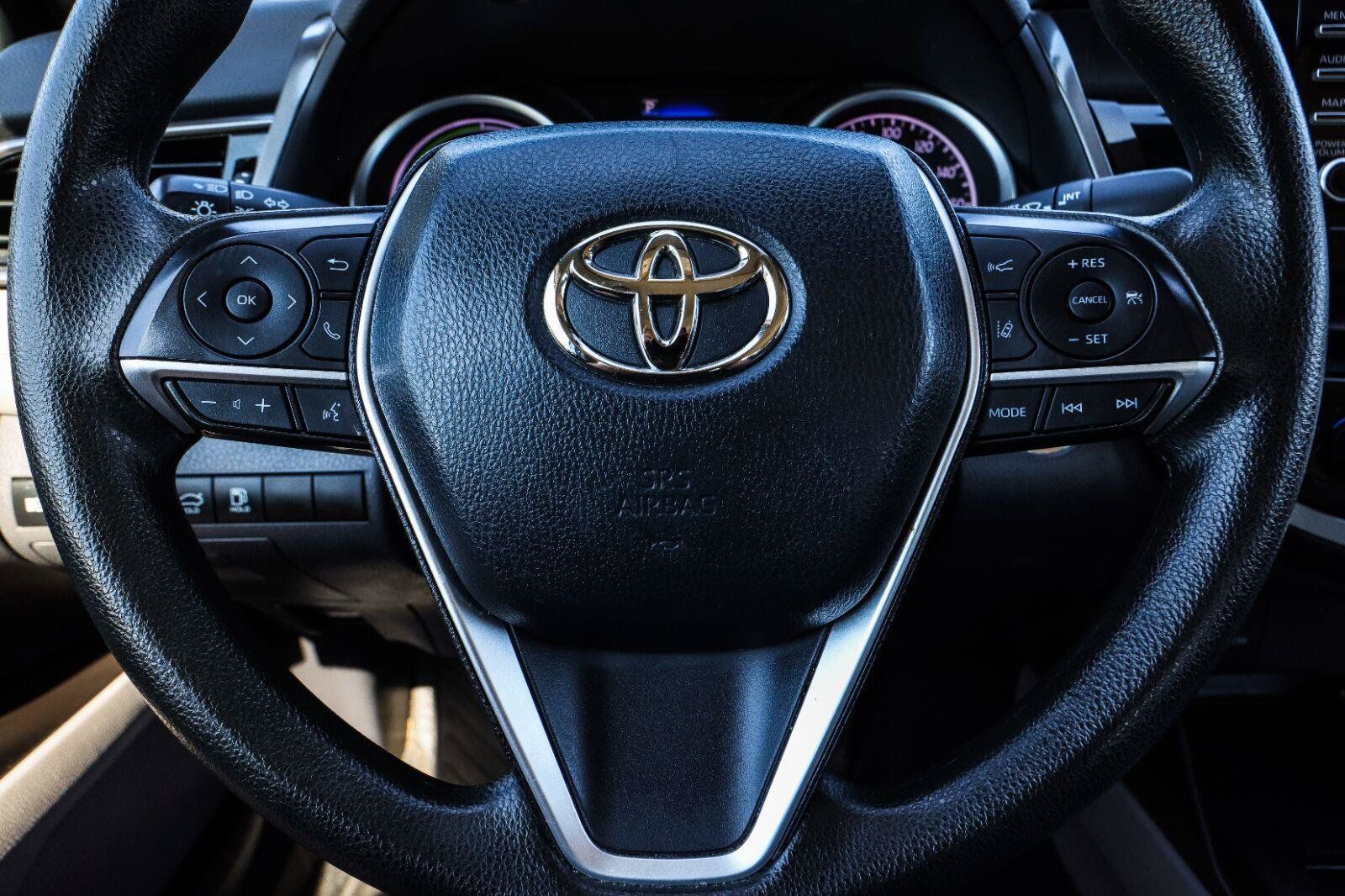 Used 2022 Toyota Camry LE FWD image 13