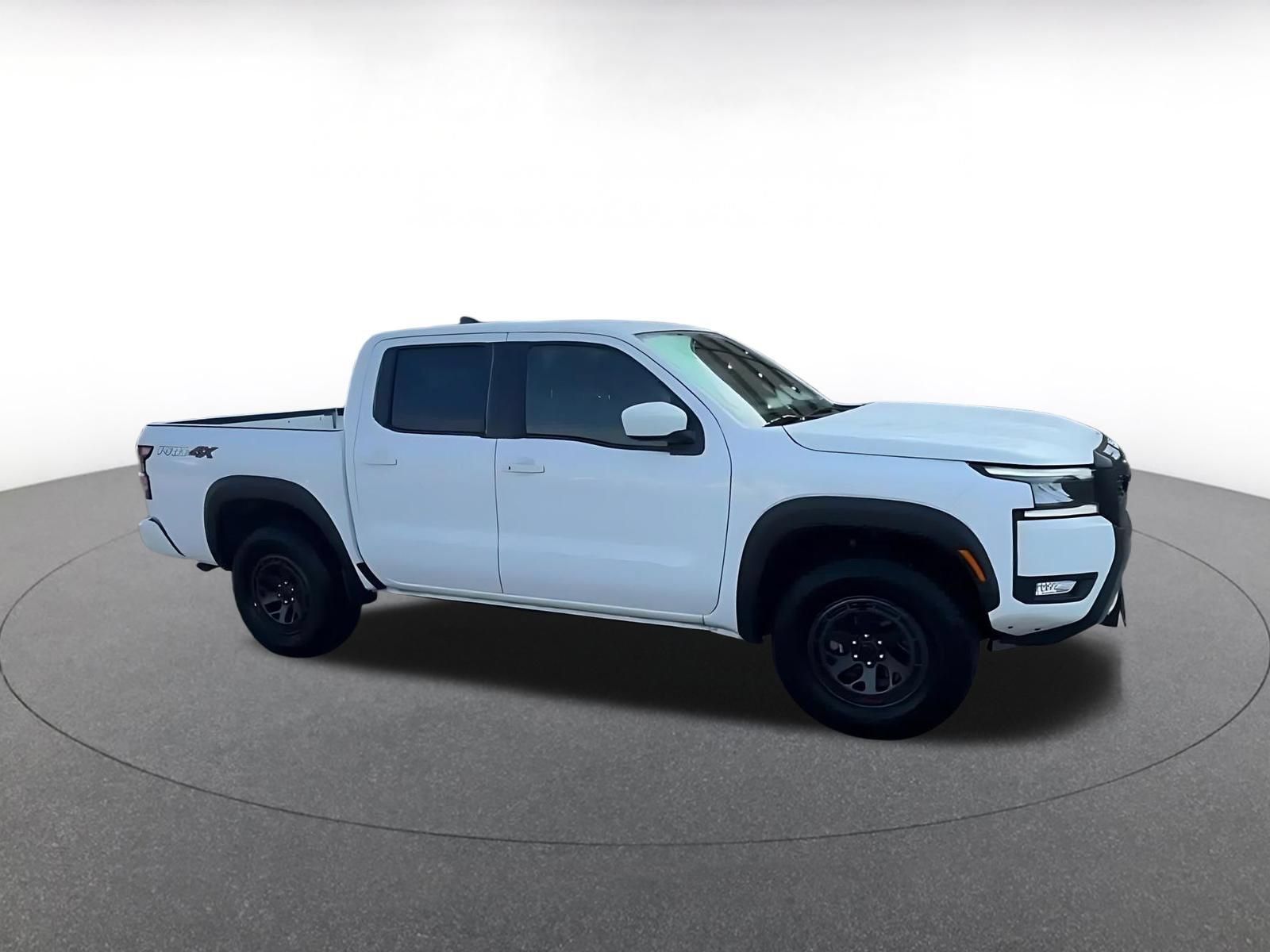 Used 2026 Nissan Frontier PRO-4X AWD/4WD image 2