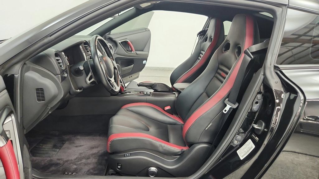 Used 2012 Nissan GT-R Black Edition AWD/4WD image 60